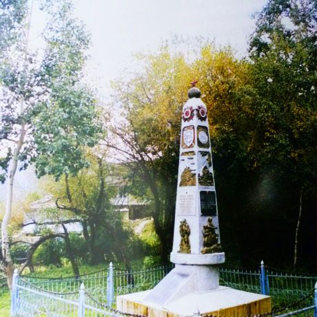 Памятник павшим в Великой Отечественной Войне (сел. Сумбатль)
